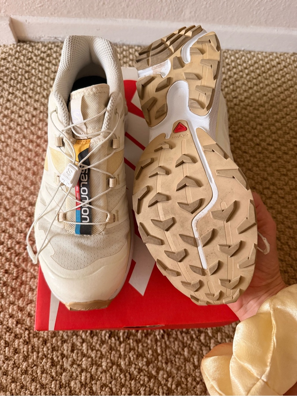 Salomon XT6 Womens Sneakers in Cream/Vanilla with Rainbow Tag - Picture 3 of 7